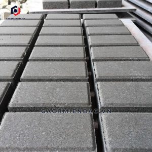 Gạch chữ nhật lát vỉa hè tự chèn màu ghi tại nhà máy gạch Miền Bắc