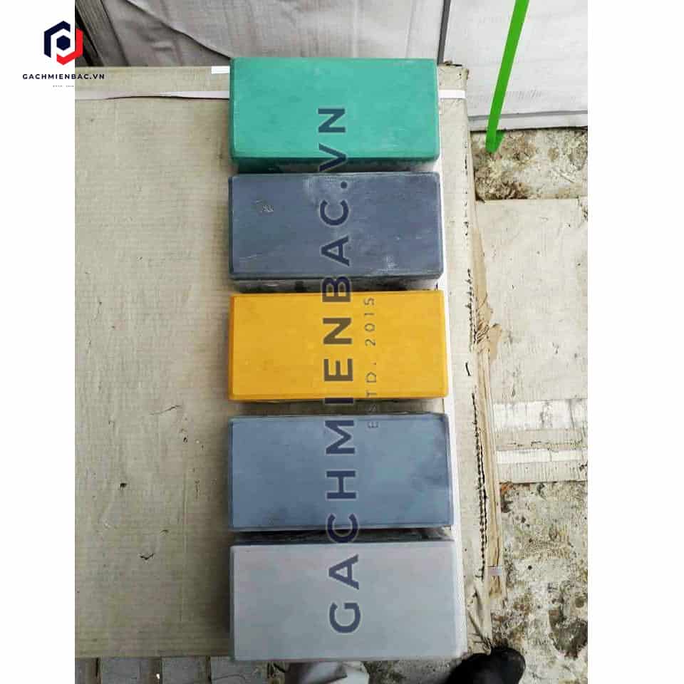 Gạch chữ nhật bóng lát vỉa hè tự chèn